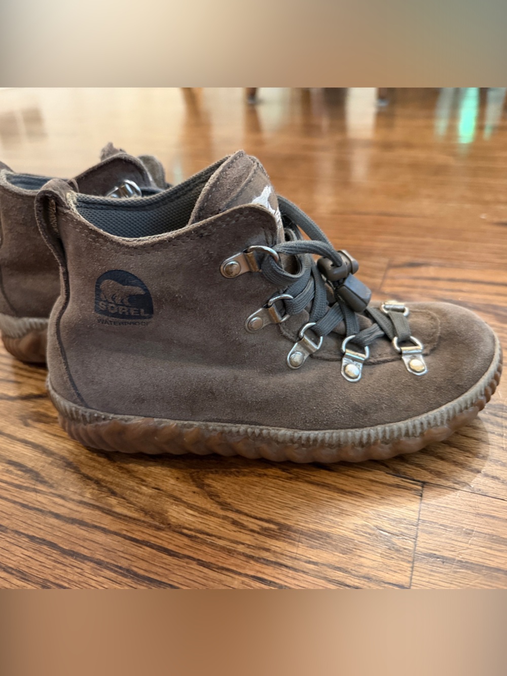 Kid’s Sorel Brown Suede waterproof Lace-Up Hiking Sneaker size 1